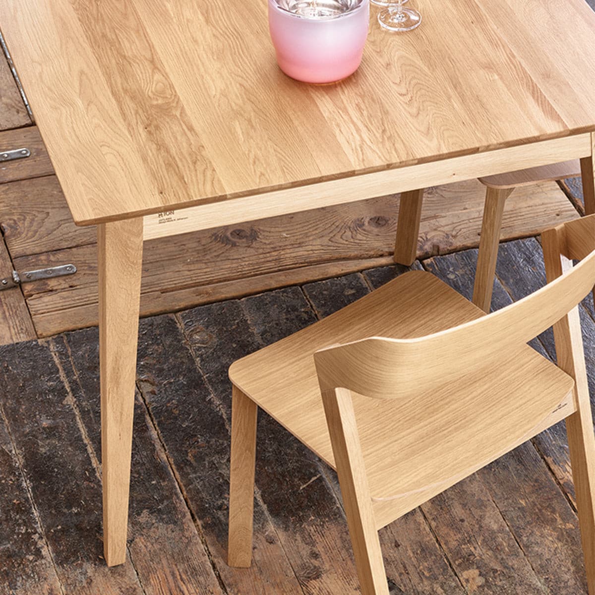 Jutland Extendable Dining Table (Natural Oak).