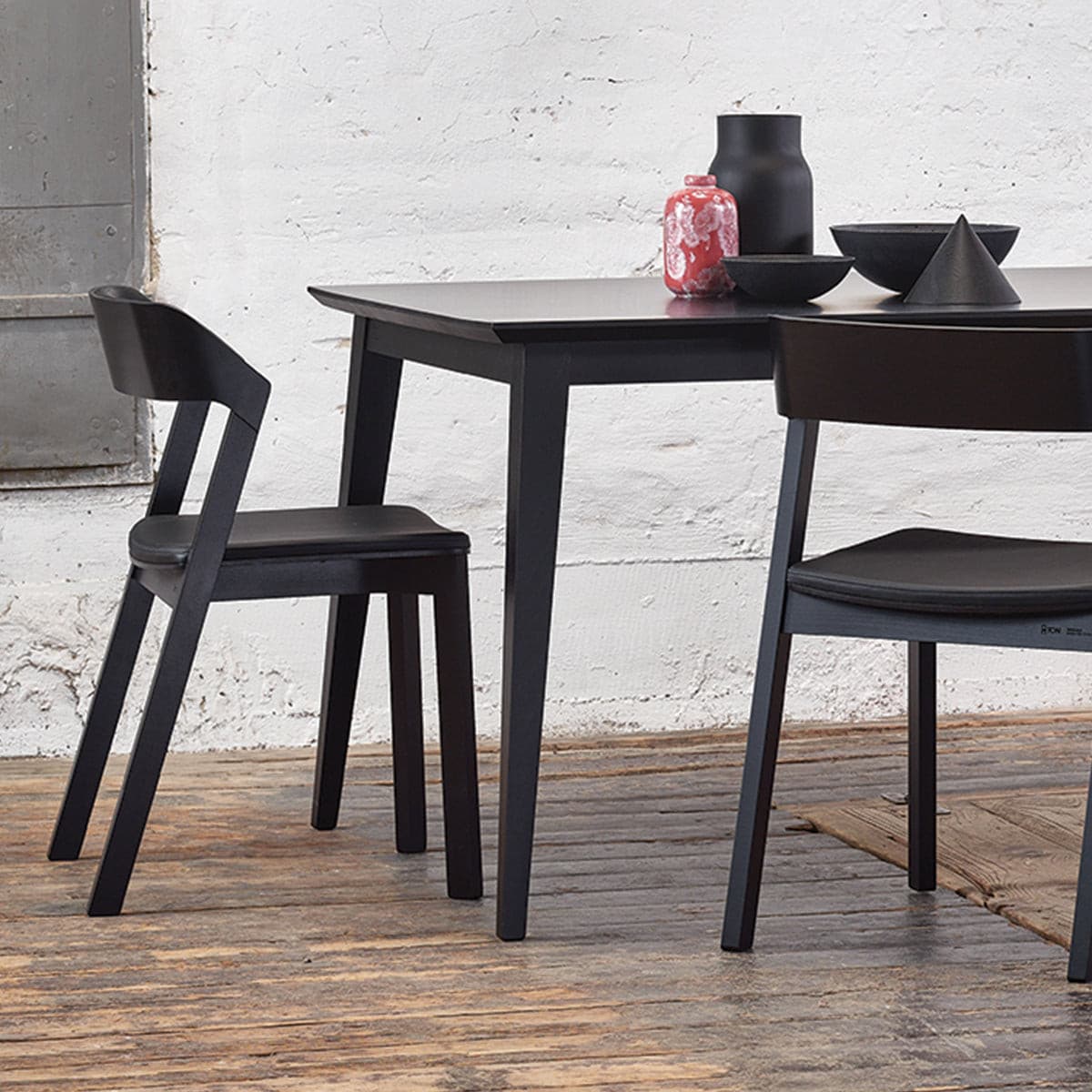 Merano Chair (Black Stained/Black Pad).