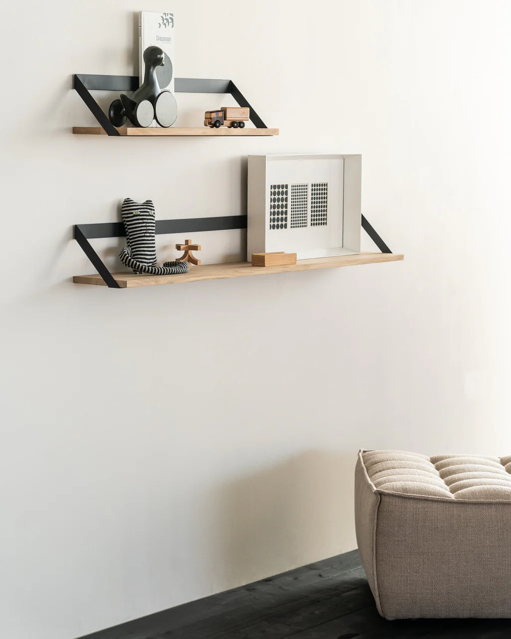 Ribbon Shelf