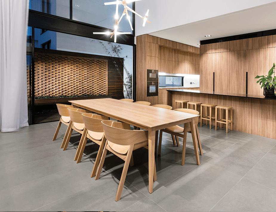 Rioja Bar Stool (Natural Oak).