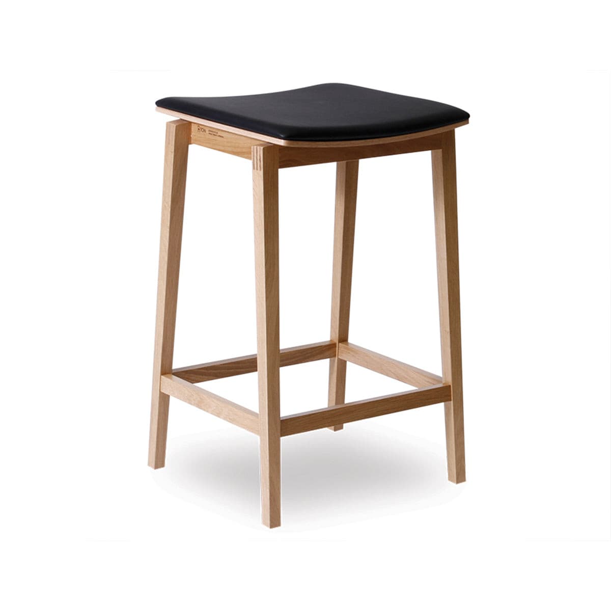 Stockholm Bar Stool (Natural Oak/Black Pad).