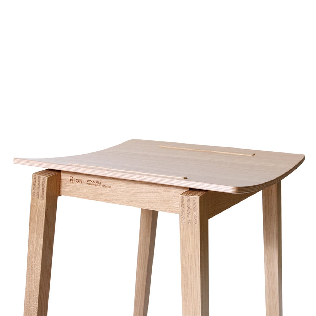 Stockholm Bar Stool (Natural Oak).