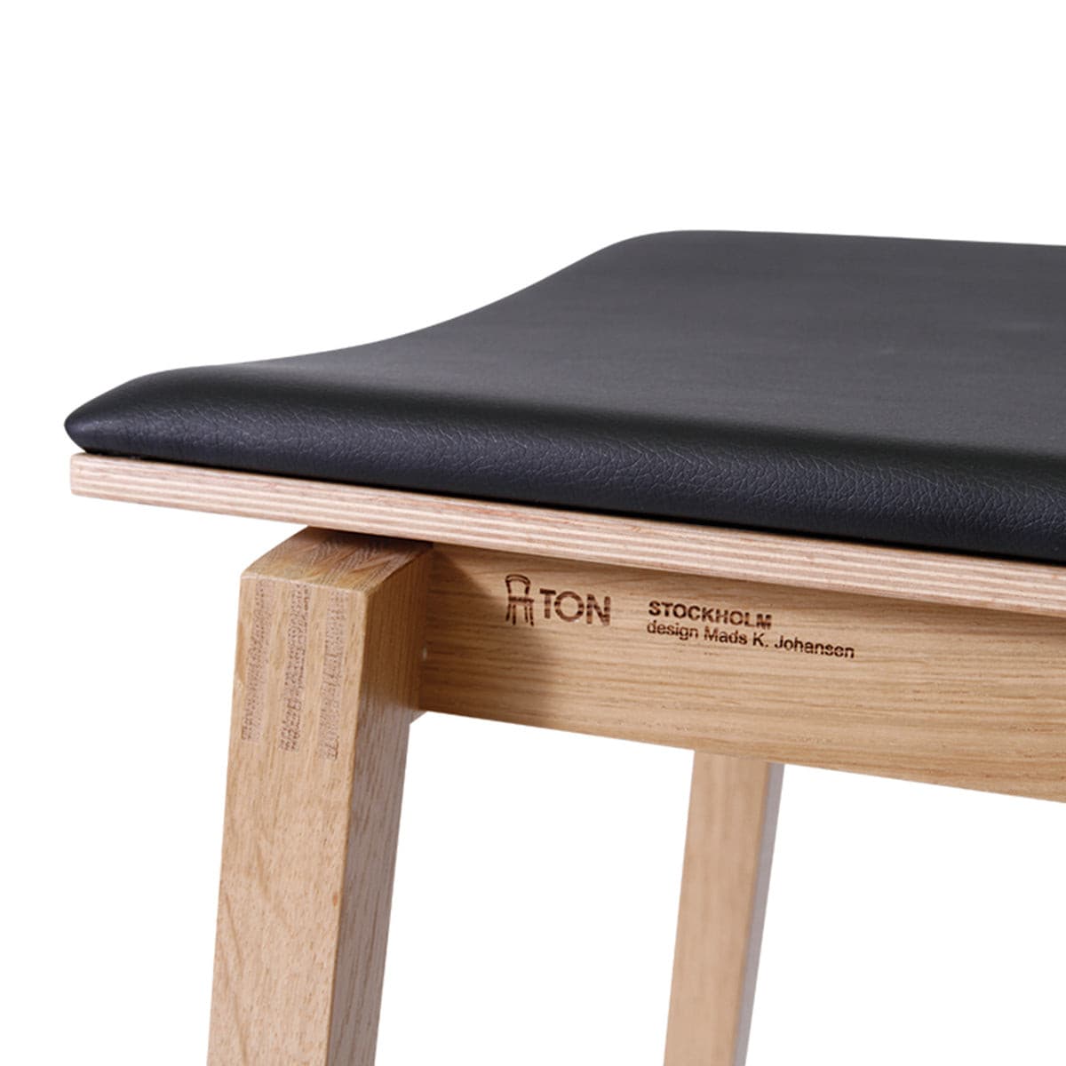 Stockholm Bar Stool (Natural Oak/Black Pad).