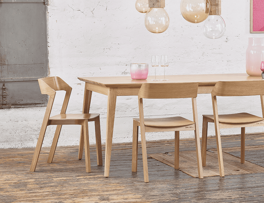 Jutland Extendable Dining Table (Natural Oak).