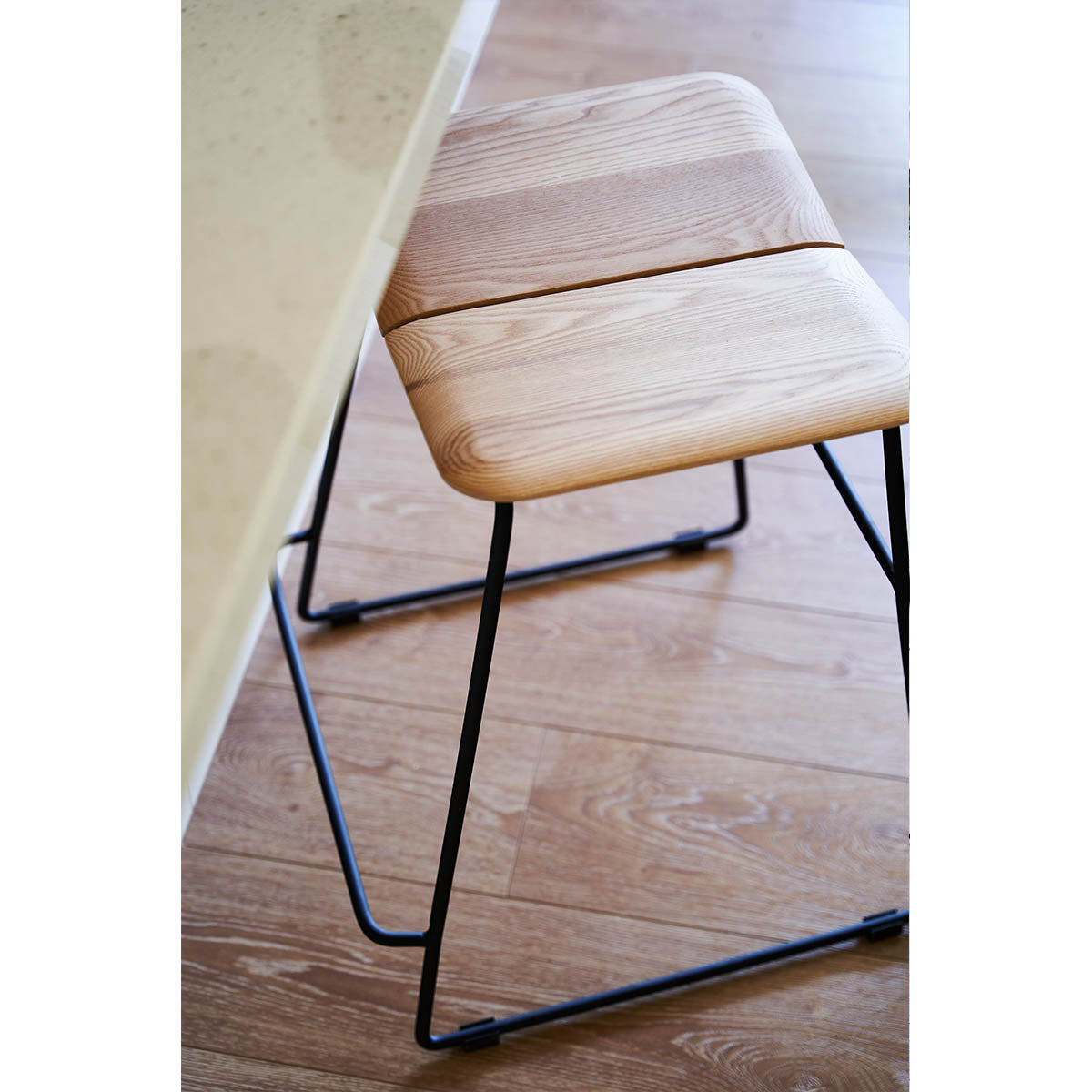 Aero Bar Stool (Black).