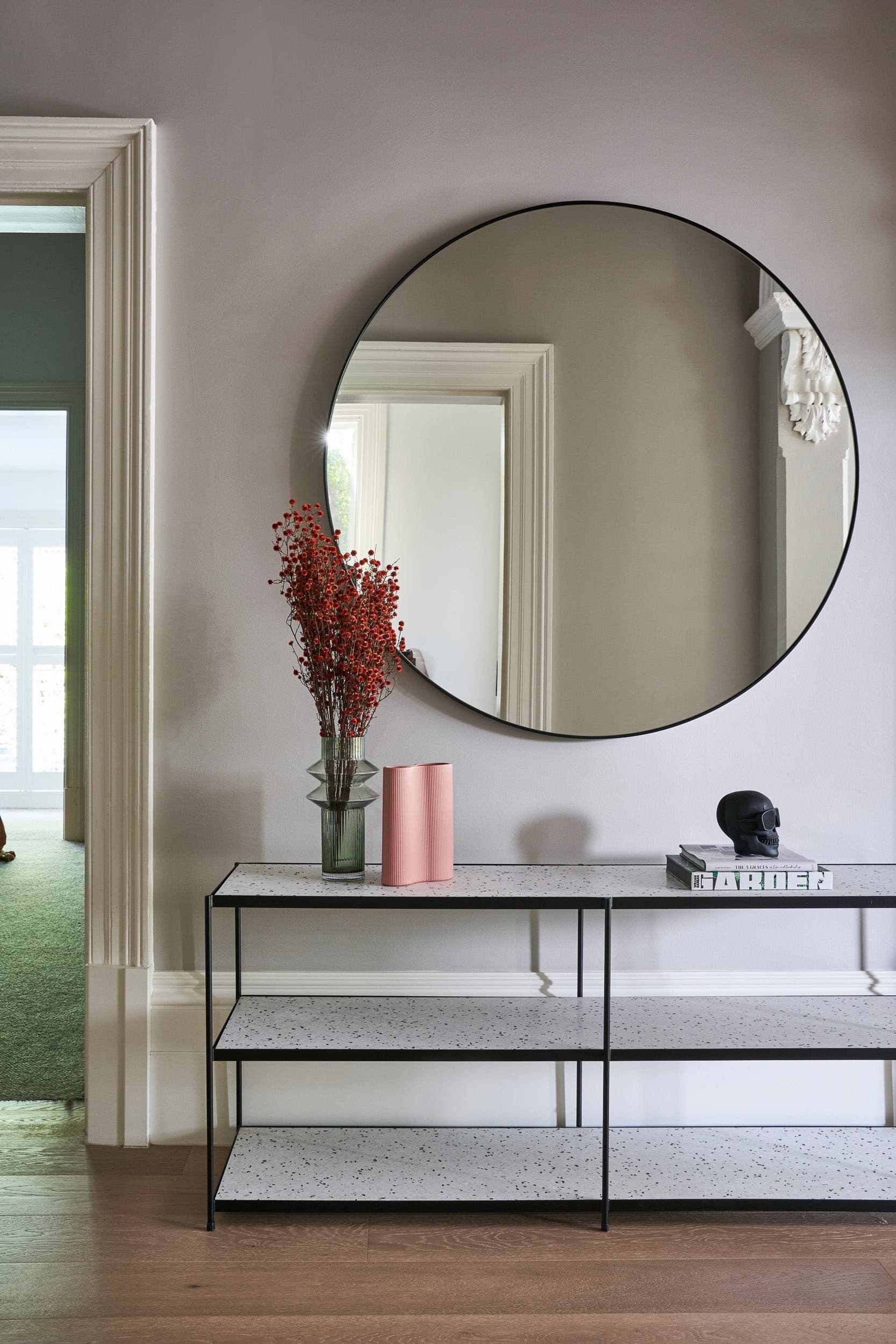 Luwin Console Table (Black/White Terrazzo).