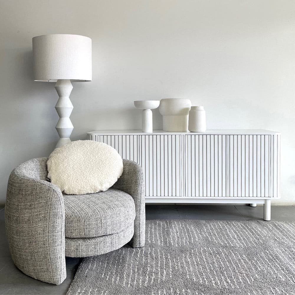 Vince Buffett (Off-White).