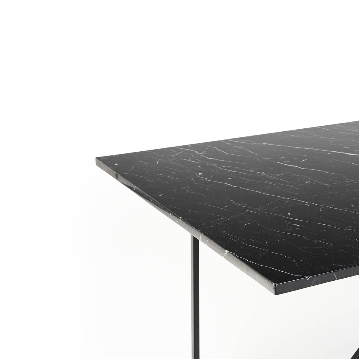 Nala Dining Table (Black).