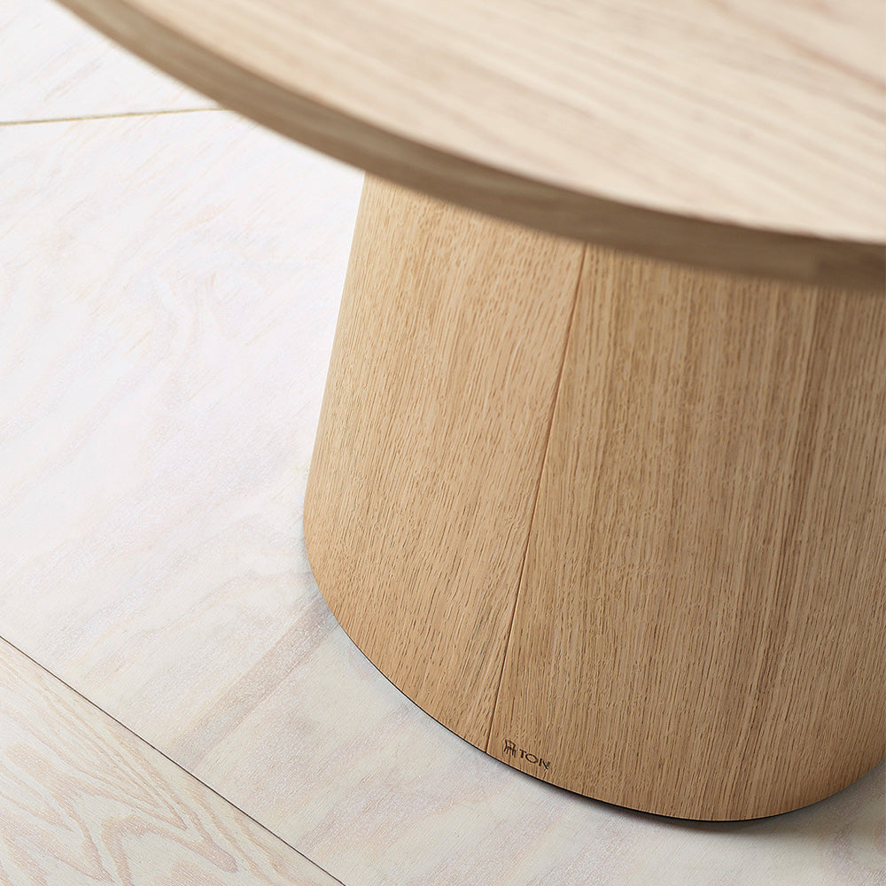 P.O.V. Table 465 - Oval - European Oak