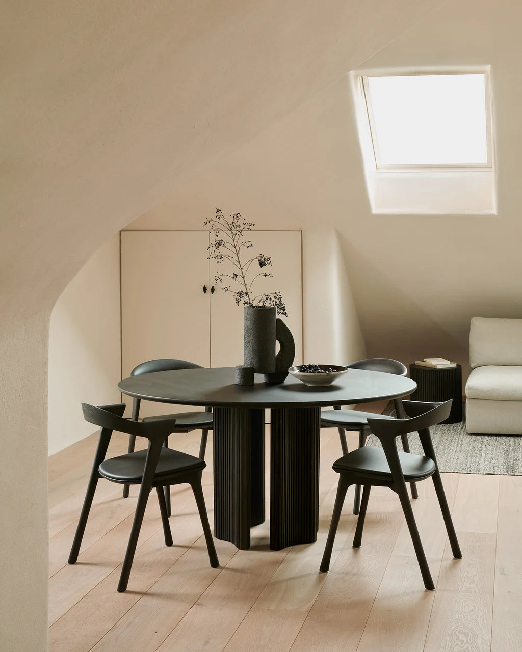 Max Roller Dining Table