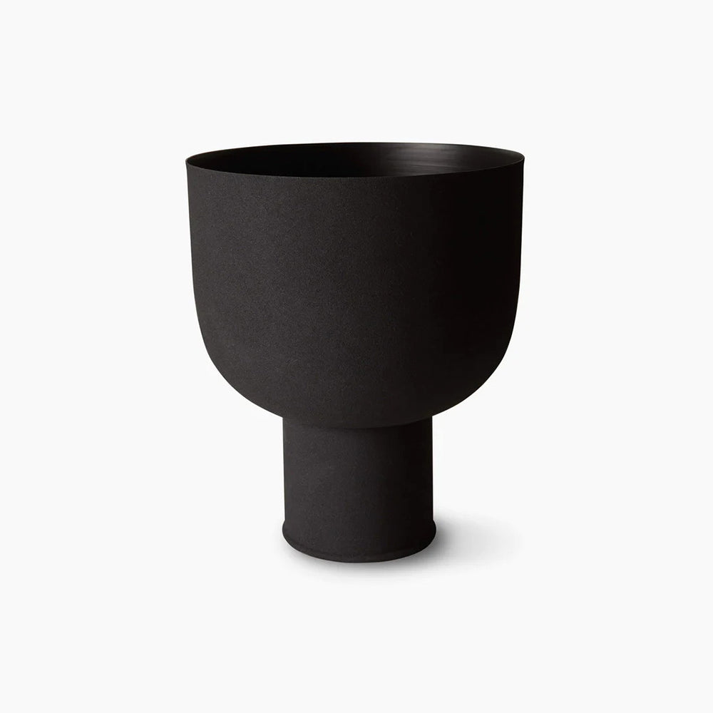Mona Curve Planter (Black).