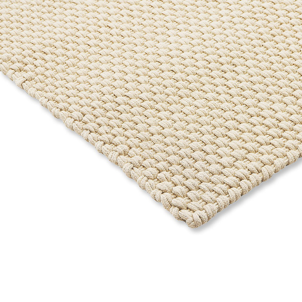 Lace Outdoor Rug (White Sand).