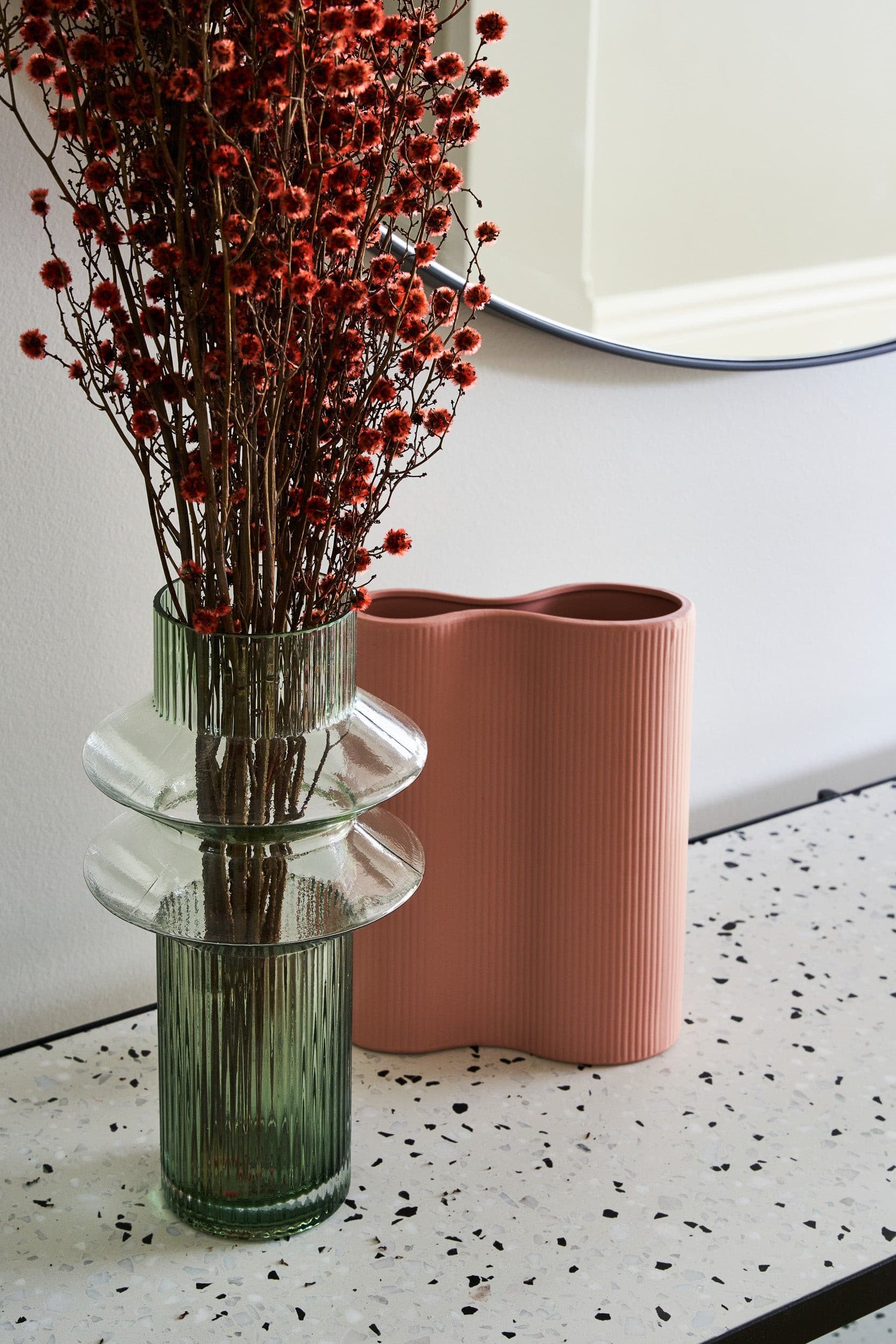 Luwin Console Table (Black/White Terrazzo).