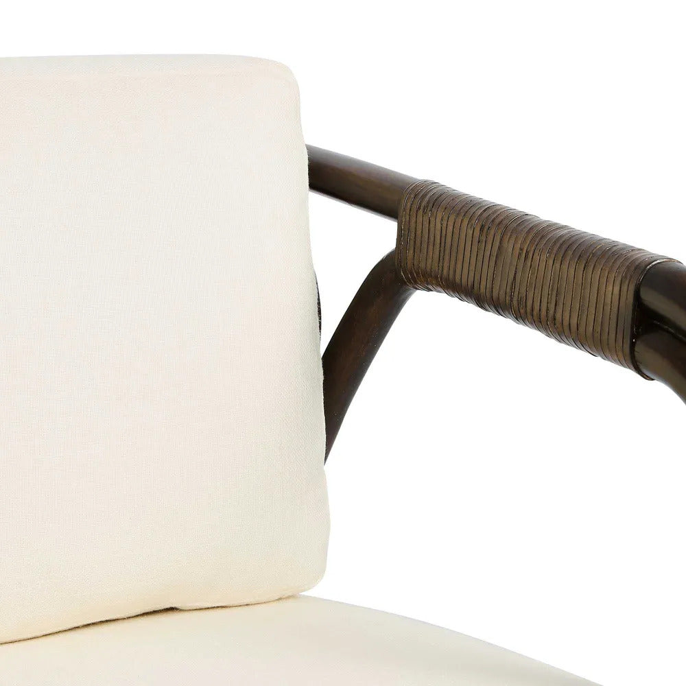 La Rou Carver Chair (White).